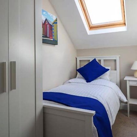 Royal Manor Park Apartment Llandudno Bagian luar foto