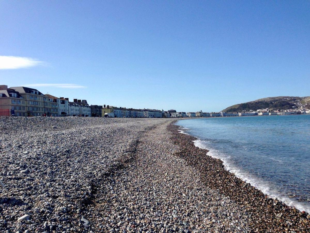 Royal Manor Park Apartment Llandudno Bagian luar foto