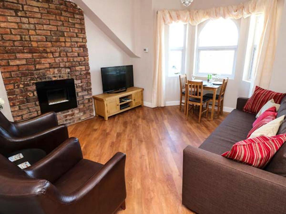 Royal Manor Park Apartment Llandudno Bagian luar foto